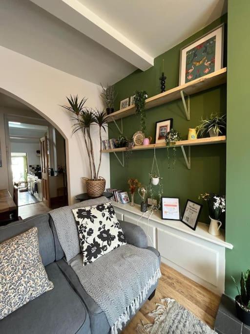 Just The Splott! Sleeps 6, 8 Mins To Stadium. Cardiff Exterior photo